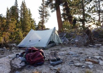 Is It Possible to Travel With Minimal Belongings and Still Experience the World Fully?